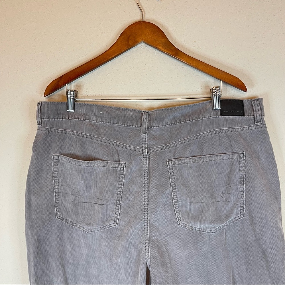 American Eagle Women’s Plus Size Corduroy Grey Mom Pants Sz 20 NWT - Picture 6 of 10